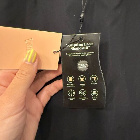 Pinsy Lace Shapewear Bodysuit - Picture 8 of 9